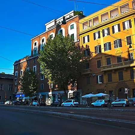 בית הארחה A Trastevere Da M.e. 4*